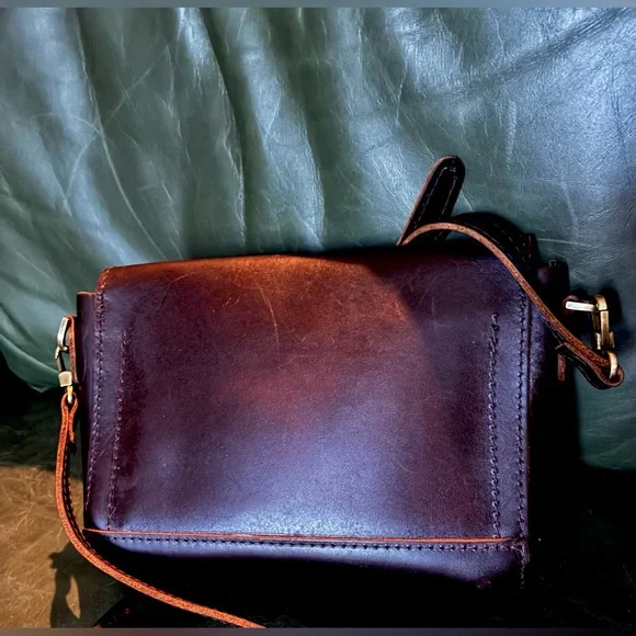 Portland Leather Classic METRO CROSSBODY & Sidekick Makeup Pouch in Coldbrew - Picture 3 of 9